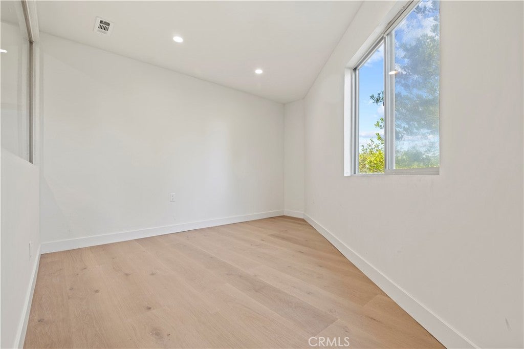 Los Angeles, California, 90046, United States, 3 Bedrooms Bedrooms, ,4 BathroomsBathrooms,Residential,Active,1862862