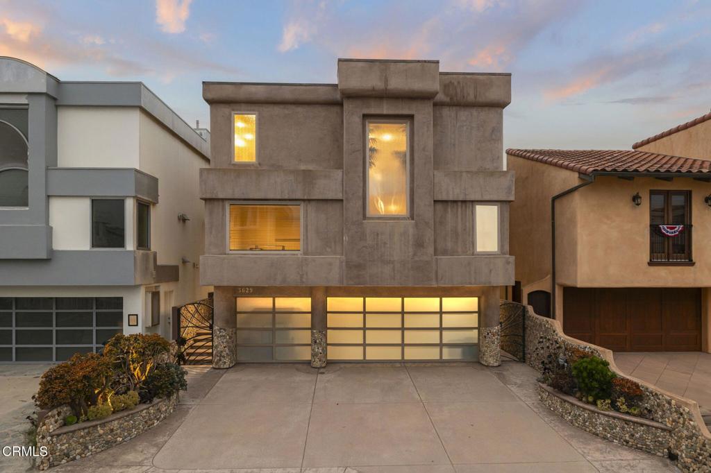 Oxnard, California, 93035, United States, 4 Bedrooms Bedrooms, ,3 BathroomsBathrooms,Residential,Active,2006988