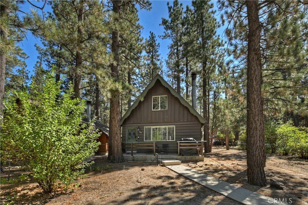 344 W AEROPLANE BLVD, BIG BEAR CITY, CA 92314, photo 1 of 20