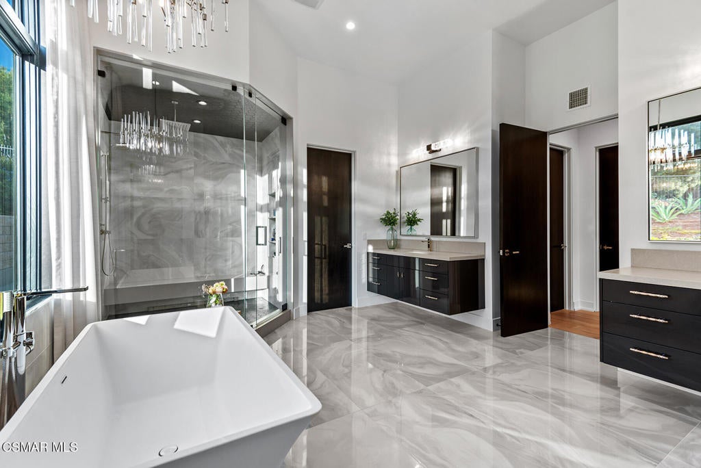 Westlake Village, California, 91362, United States, 6 Bedrooms Bedrooms, ,7 BathroomsBathrooms,Residential,Active,2011853