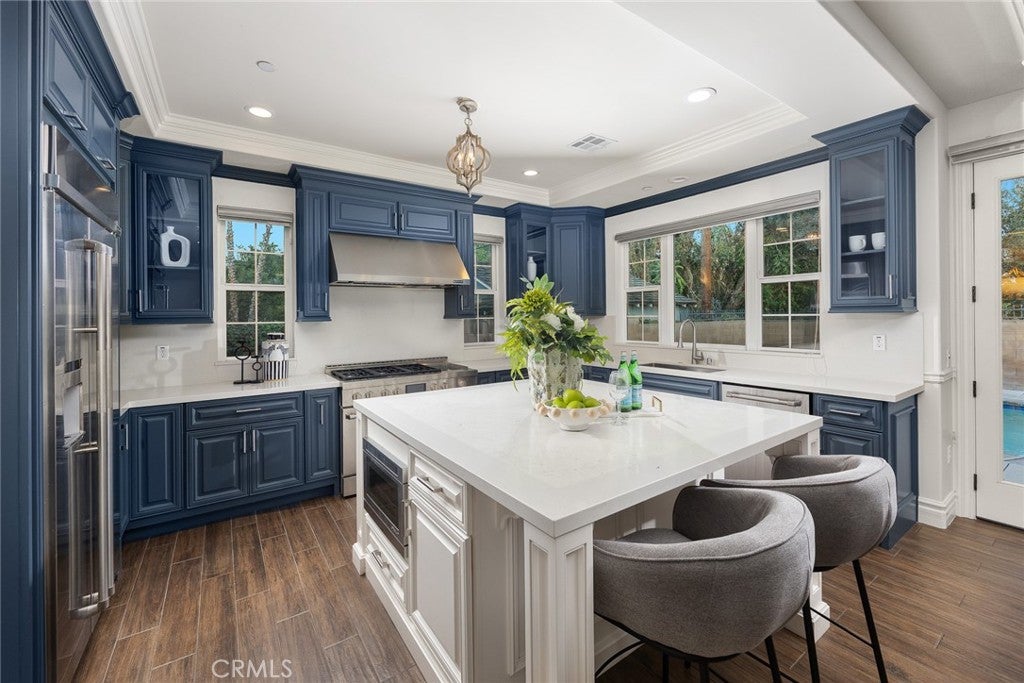 Arcadia, California, 91007, United States, 5 Bedrooms Bedrooms, ,6 BathroomsBathrooms,Residential,Active,1941105
