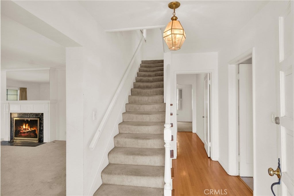 Los Angeles, California, 90039, United States, 4 Bedrooms Bedrooms, ,3 BathroomsBathrooms,Residential,Active,1892396