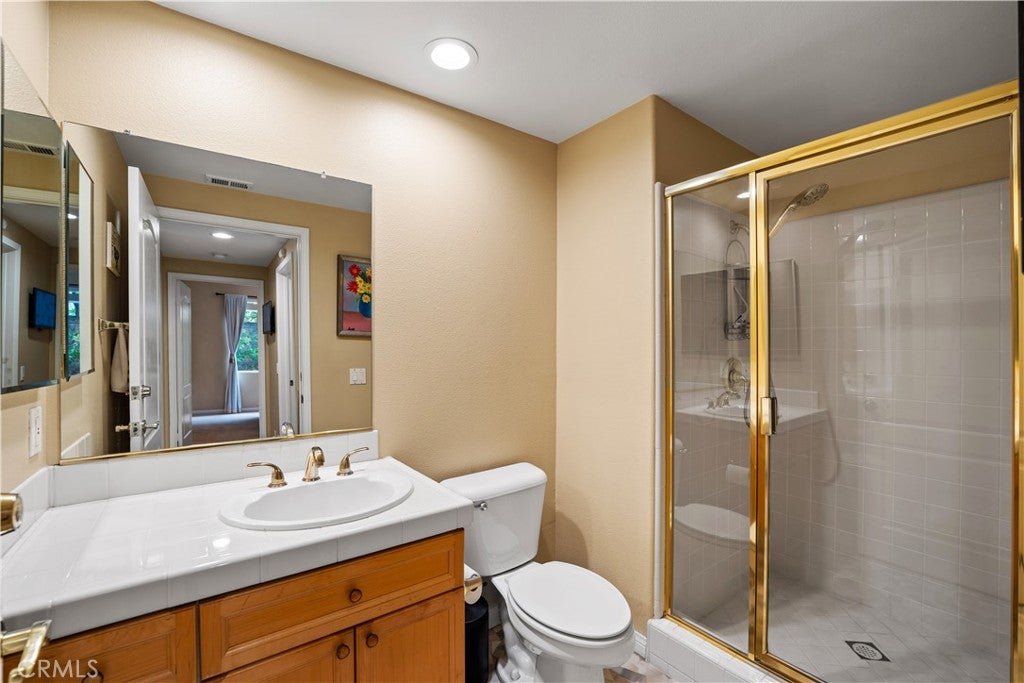 Granada Hills, California, 91344, United States, 5 Bedrooms Bedrooms, ,3 BathroomsBathrooms,Residential,Active,1952998