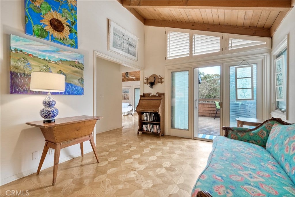 Newport Beach, California, 92661, United States, 4 Bedrooms Bedrooms, ,3 BathroomsBathrooms,Residential,Active,1894578