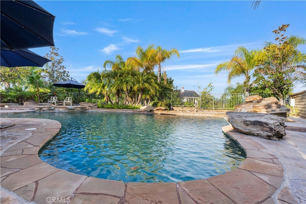 Valencia, California, 91381, United States, 5 Bedrooms Bedrooms, ,4 BathroomsBathrooms,Residential,Active,2007929