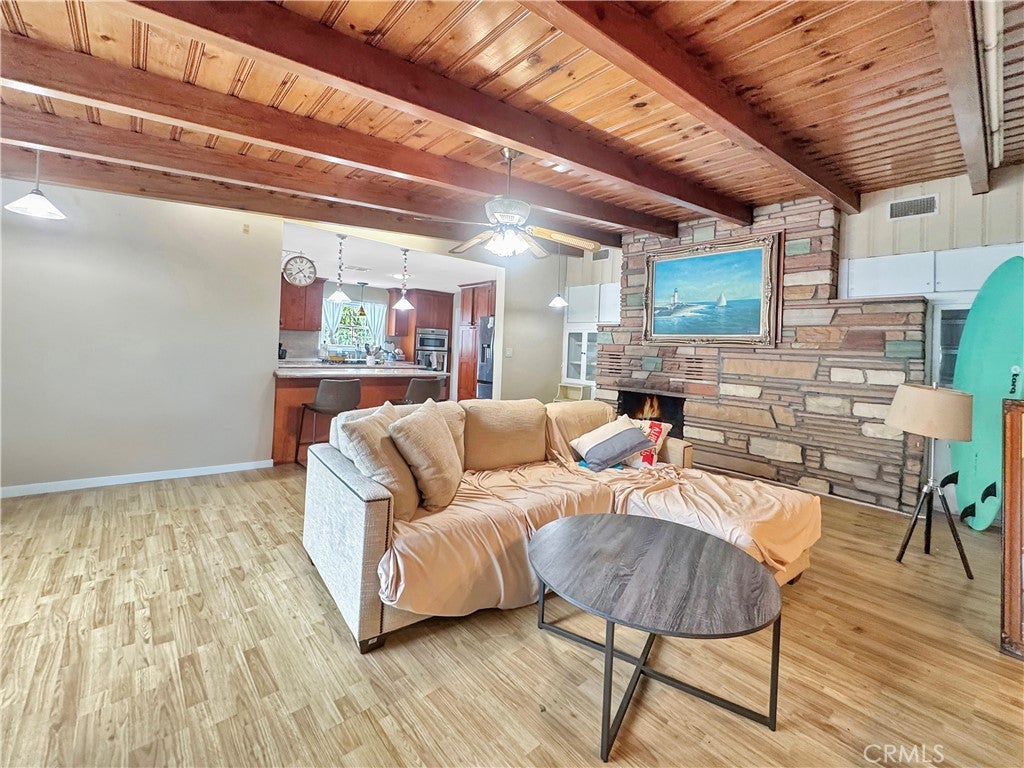 Huntington Beach, California, 92647, United States, ,5 BathroomsBathrooms,Residential,Active,1867911