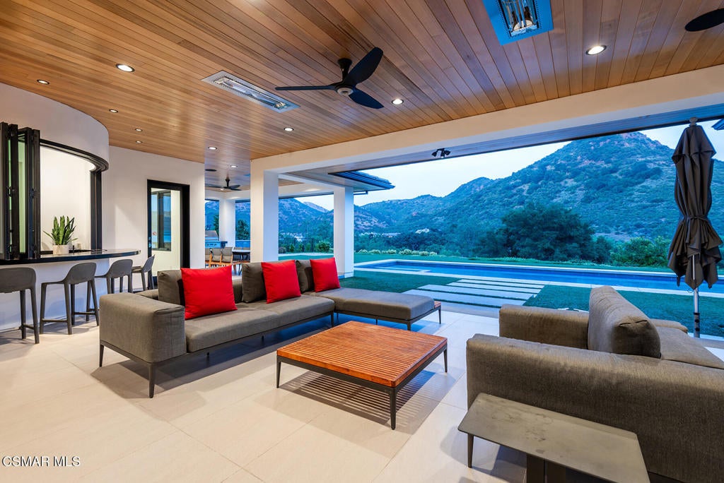 Westlake Village, California, 91361, United States, 4 Bedrooms Bedrooms, ,6 BathroomsBathrooms,Residential,Active,1989774