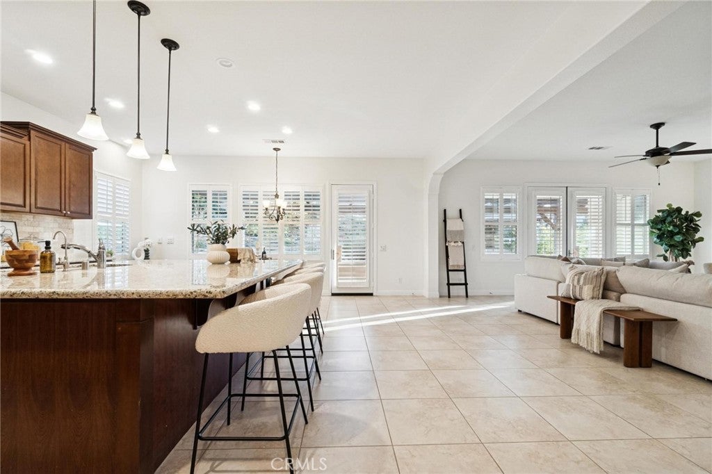 Canyon Country, California, 91387, United States, 3 Bedrooms Bedrooms, ,4 BathroomsBathrooms,Residential,Active,2015235