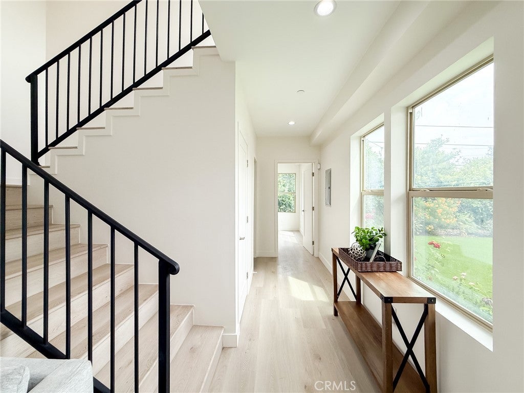 Pasadena, California, 91107, United States, 7 Bedrooms Bedrooms, ,8 BathroomsBathrooms,Residential,Active,1944066