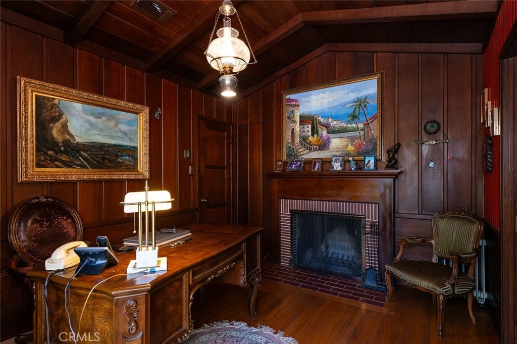 Glendale, California, 91207, United States, 4 Bedrooms Bedrooms, ,4 BathroomsBathrooms,Residential,Active,1945087