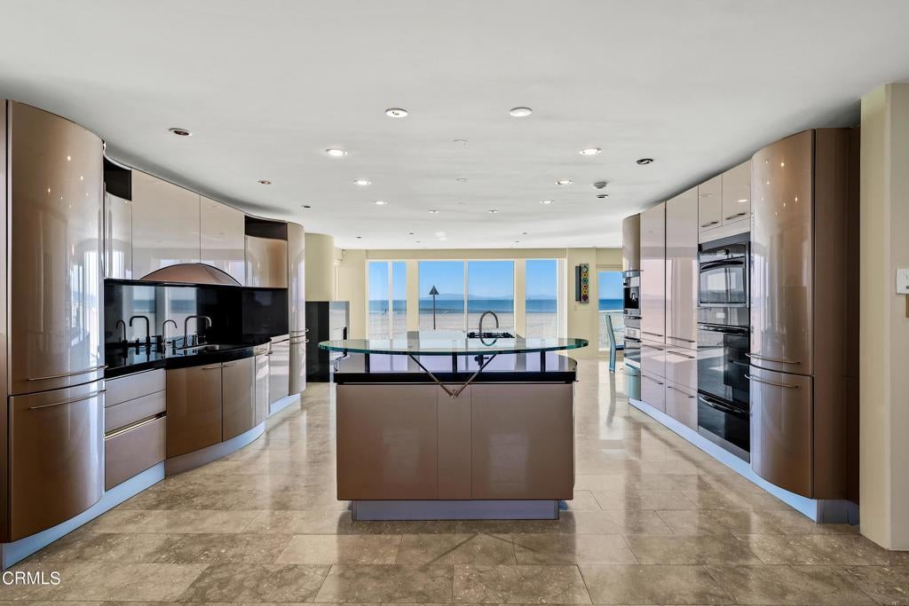 Oxnard, California, 93035, United States, 4 Bedrooms Bedrooms, ,5 BathroomsBathrooms,Residential,Active,1953419