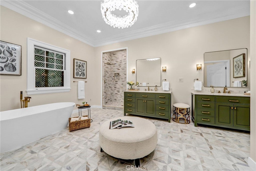 Pasadena, California, 91106, United States, 8 Bedrooms Bedrooms, ,10 BathroomsBathrooms,Residential,Active,1996260