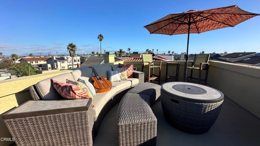 Oxnard, California, 93035, United States, 5 Bedrooms Bedrooms, ,4 BathroomsBathrooms,Residential,Active,1899886