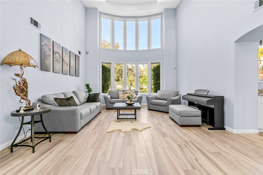 Chatsworth, California, 91311, United States, 5 Bedrooms Bedrooms, ,6 BathroomsBathrooms,Residential,Active,2015219