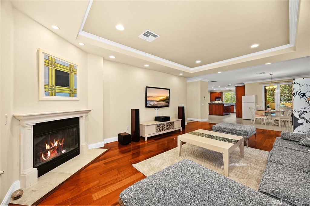 South Pasadena, California, 91030, United States, 4 Bedrooms Bedrooms, ,5 BathroomsBathrooms,Residential,Active,1968417