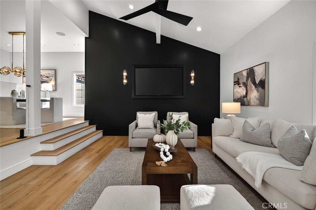 Anaheim, California, 92807, United States, 4 Bedrooms Bedrooms, ,3 BathroomsBathrooms,Residential,Active,1990042