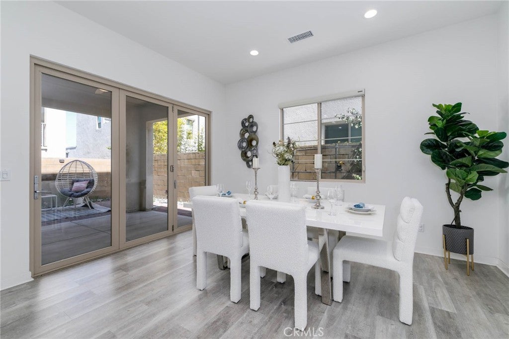 Irvine, California, 92618, United States, 3 Bedrooms Bedrooms, ,3 BathroomsBathrooms,Residential,Active,1942374