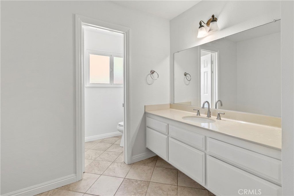 Fountain Valley, California, 92708, United States, 4 Bedrooms Bedrooms, ,3 BathroomsBathrooms,Residential,Active,1922326