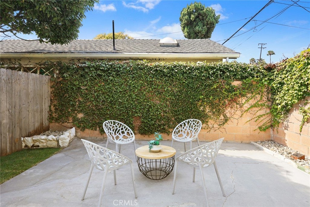 Los Angeles, California, 90034, United States, 5 Bedrooms Bedrooms, ,5 BathroomsBathrooms,Residential,Active,1899242
