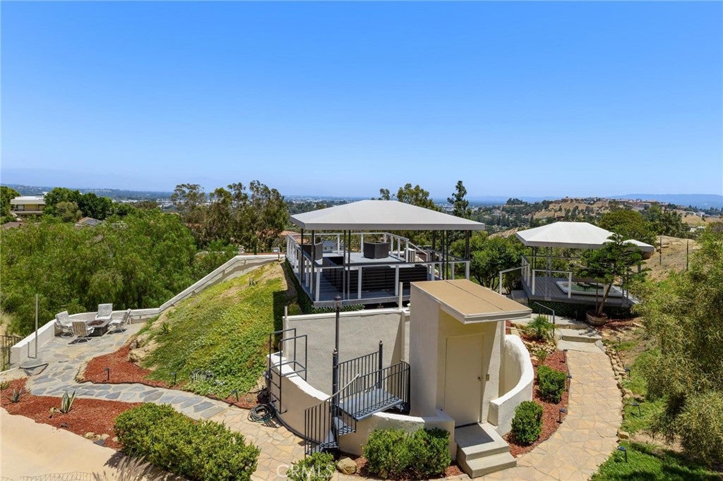 Chatsworth, California, 91311, United States, 4 Bedrooms Bedrooms, ,4 BathroomsBathrooms,Residential,Active,2011421