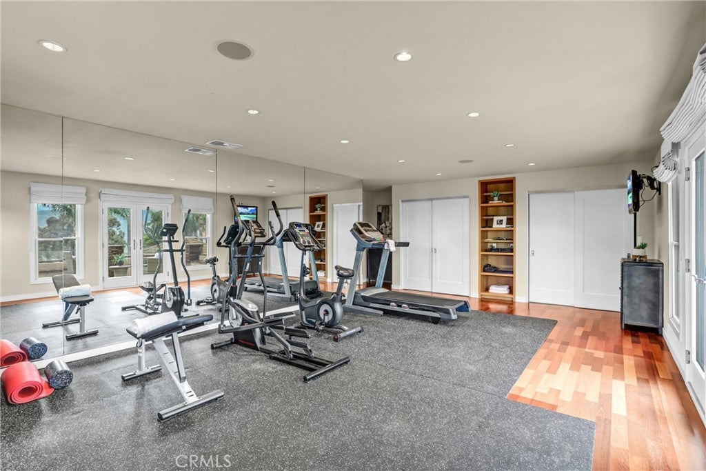 Anaheim, California, 92807, United States, 6 Bedrooms Bedrooms, ,5 BathroomsBathrooms,Residential,Active,2006989