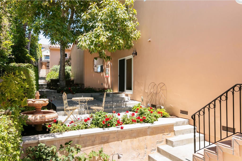 Ventura, California, 93001, United States, 4 Bedrooms Bedrooms, ,4 BathroomsBathrooms,Residential,Contingent,1944037