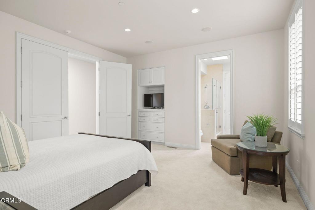 Oxnard, California, 93035, United States, 4 Bedrooms Bedrooms, ,6 BathroomsBathrooms,Residential,Active,1849510