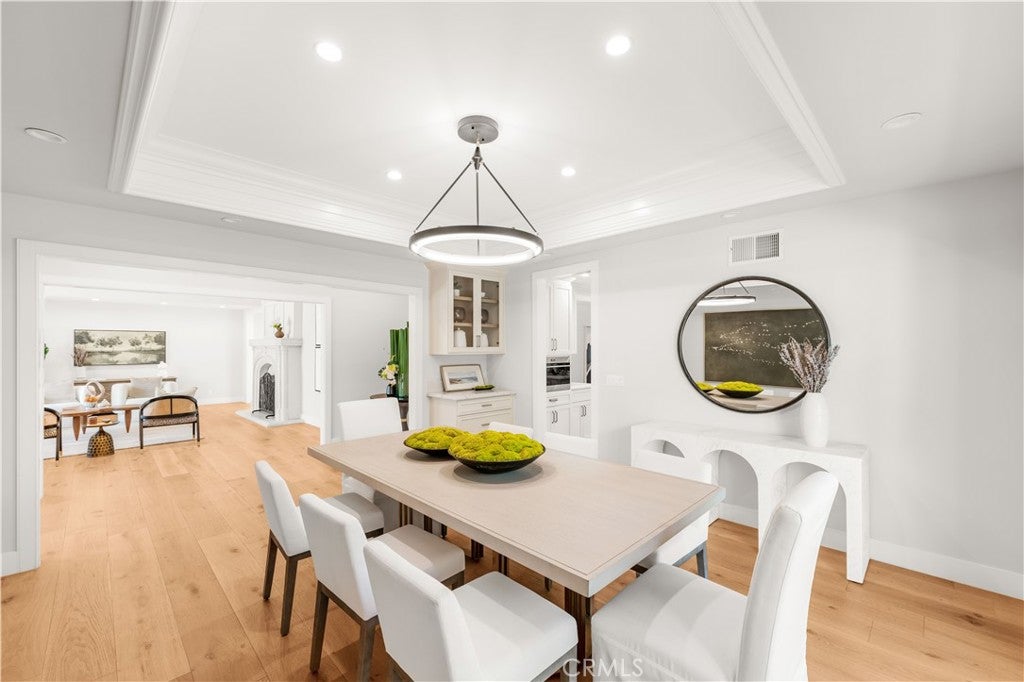Pasadena, California, 91107, United States, 5 Bedrooms Bedrooms, ,6 BathroomsBathrooms,Residential,Active,1941367