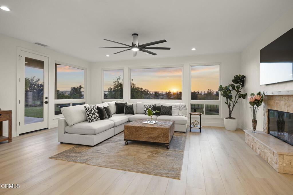 Camarillo, California, 93010, United States, 5 Bedrooms Bedrooms, ,5 BathroomsBathrooms,Residential,Active,1914809
