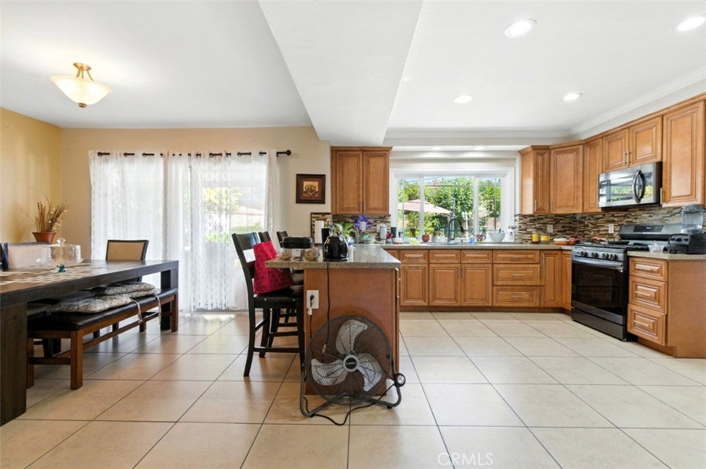 La Habra, California, 90631, United States, 6 Bedrooms Bedrooms, ,4 BathroomsBathrooms,Residential,Active,1929656
