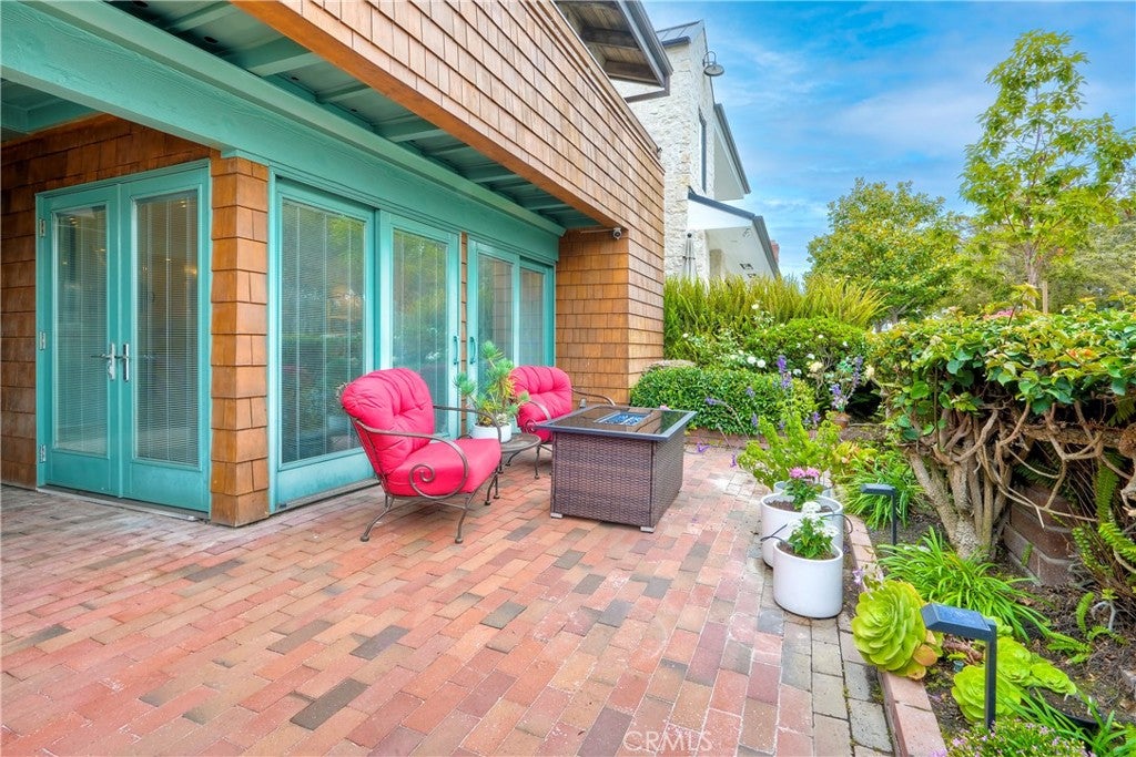 Newport Beach, California, 92661, United States, 4 Bedrooms Bedrooms, ,3 BathroomsBathrooms,Residential,Active,1894578