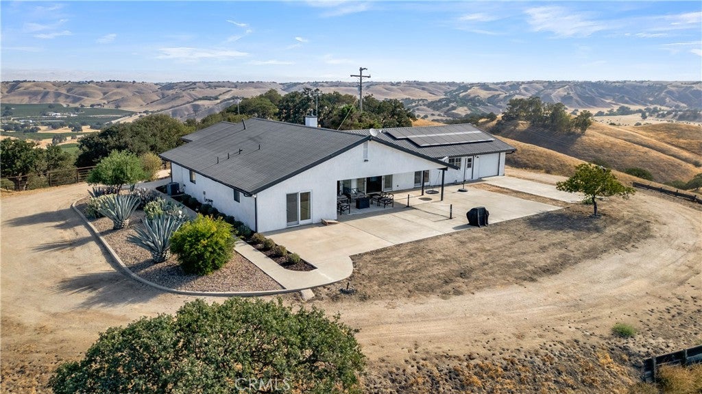 Paso Robles, California, 93446, United States, 4 Bedrooms Bedrooms, ,3 BathroomsBathrooms,Residential,Active,1941140