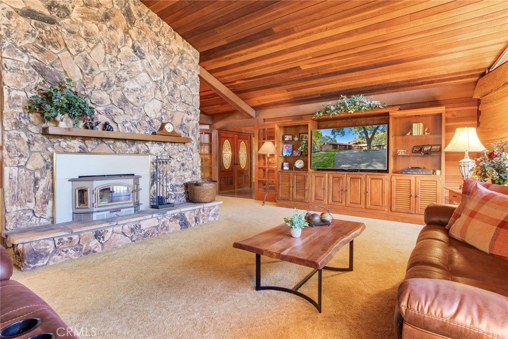 Yucaipa, California, 92399, United States, 4 Bedrooms Bedrooms, ,5 BathroomsBathrooms,Residential,Active,1990591