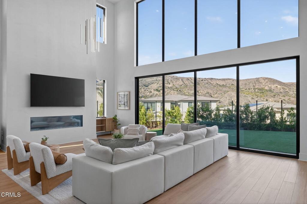 Porter Ranch, California, 91326, United States, 5 Bedrooms Bedrooms, ,6 BathroomsBathrooms,Residential,Active,1965808