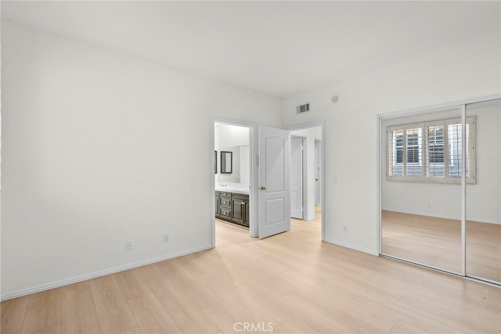 Canoga Park, California, 91304, United States, 5 Bedrooms Bedrooms, ,5 BathroomsBathrooms,Residential,Active,2006939