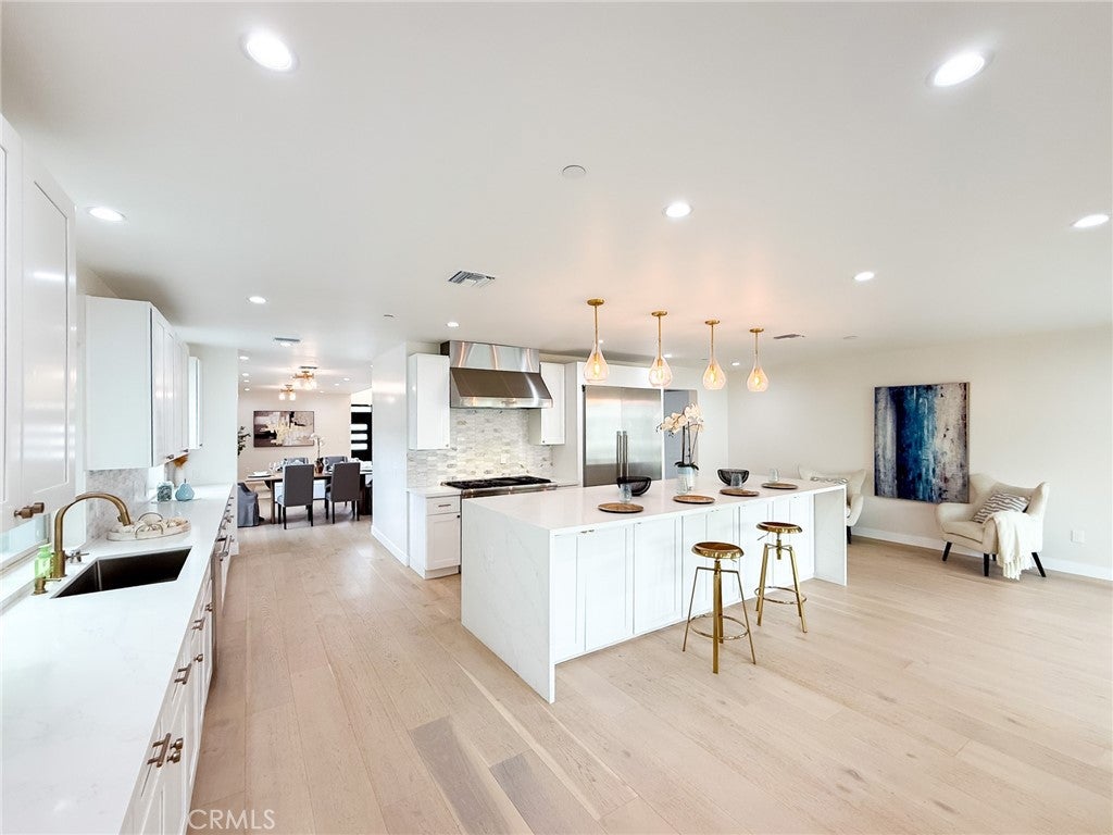 Pasadena, California, 91107, United States, 7 Bedrooms Bedrooms, ,8 BathroomsBathrooms,Residential,Active,1944066