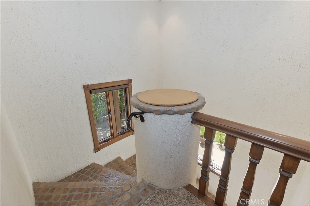 Lake Arrowhead, California, 92352, United States, 4 Bedrooms Bedrooms, ,5 BathroomsBathrooms,Residential,Active,1897983