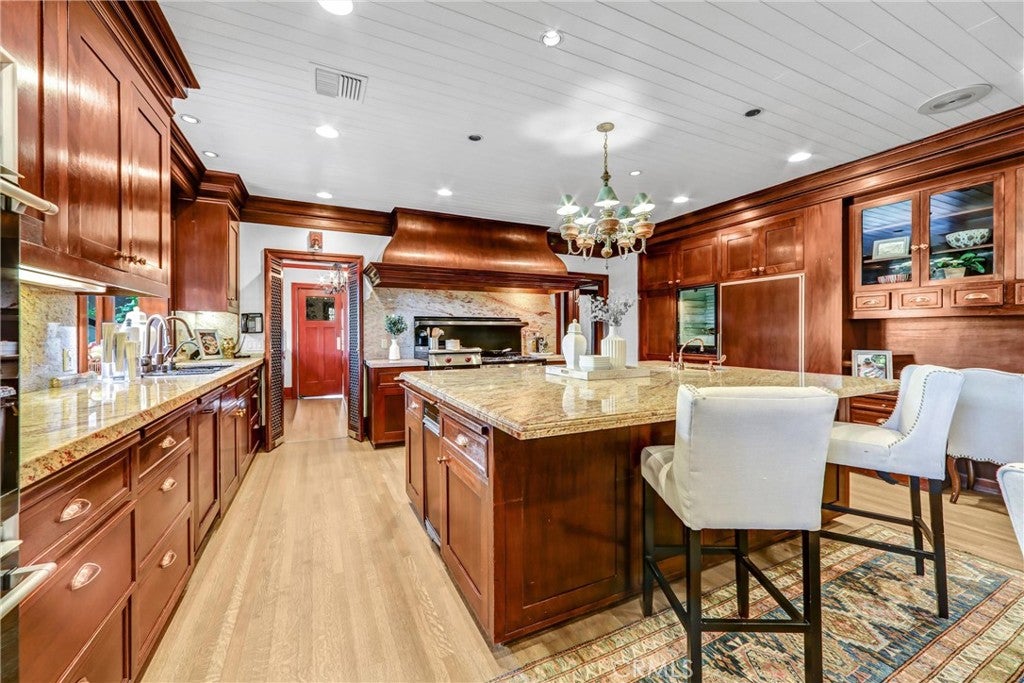 Pasadena, California, 91106, United States, 8 Bedrooms Bedrooms, ,10 BathroomsBathrooms,Residential,Active,1996260