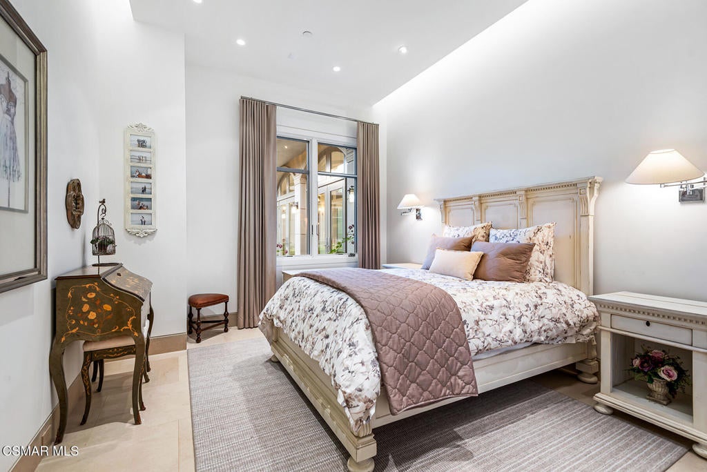 Thousand Oaks, California, 91362, United States, 6 Bedrooms Bedrooms, ,7 BathroomsBathrooms,Residential,Active,2007641