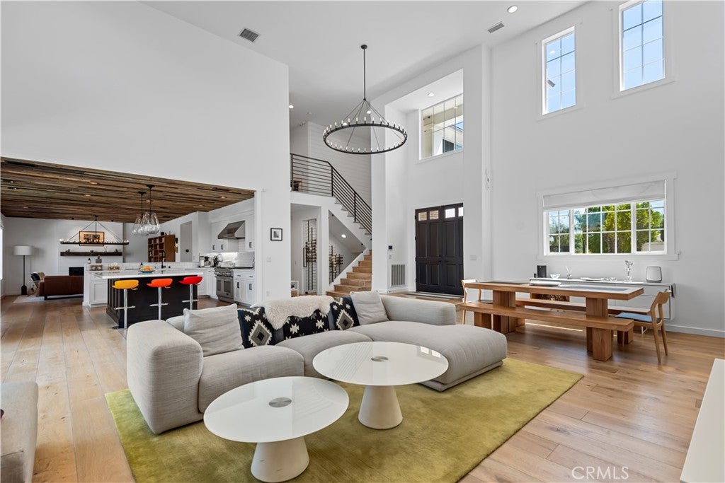 Calabasas, California, 91302, United States, 5 Bedrooms Bedrooms, ,5 BathroomsBathrooms,Residential,Active,1806958