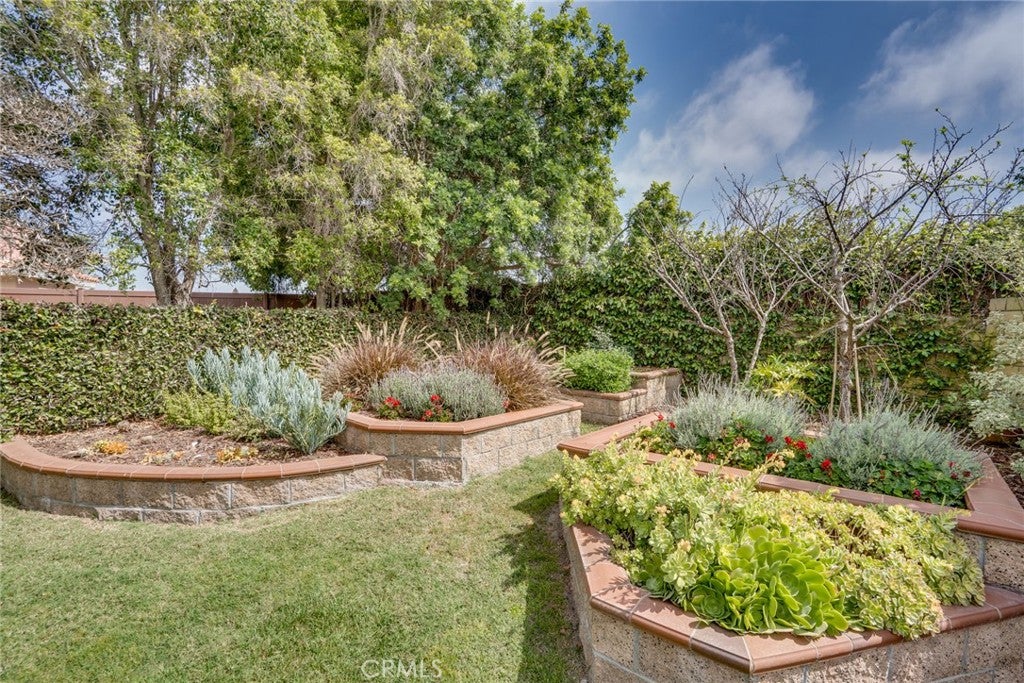 Huntington Beach, California, 92647, United States, 4 Bedrooms Bedrooms, ,3 BathroomsBathrooms,Residential,Active,2030516