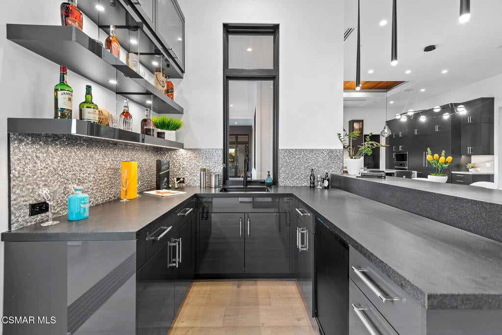 Westlake Village, California, 91362, United States, 6 Bedrooms Bedrooms, ,7 BathroomsBathrooms,Residential,Active,2011853