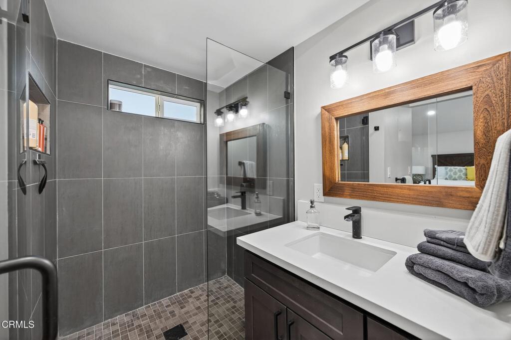 Ventura, California, 93001, United States, 4 Bedrooms Bedrooms, ,3 BathroomsBathrooms,Residential,Active,1926891