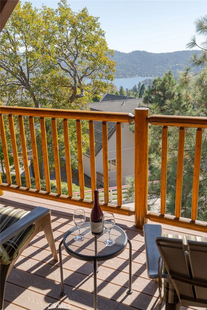 Lake Arrowhead, California, 92352, United States, 3 Bedrooms Bedrooms, ,3 BathroomsBathrooms,Residential,Active,1952988
