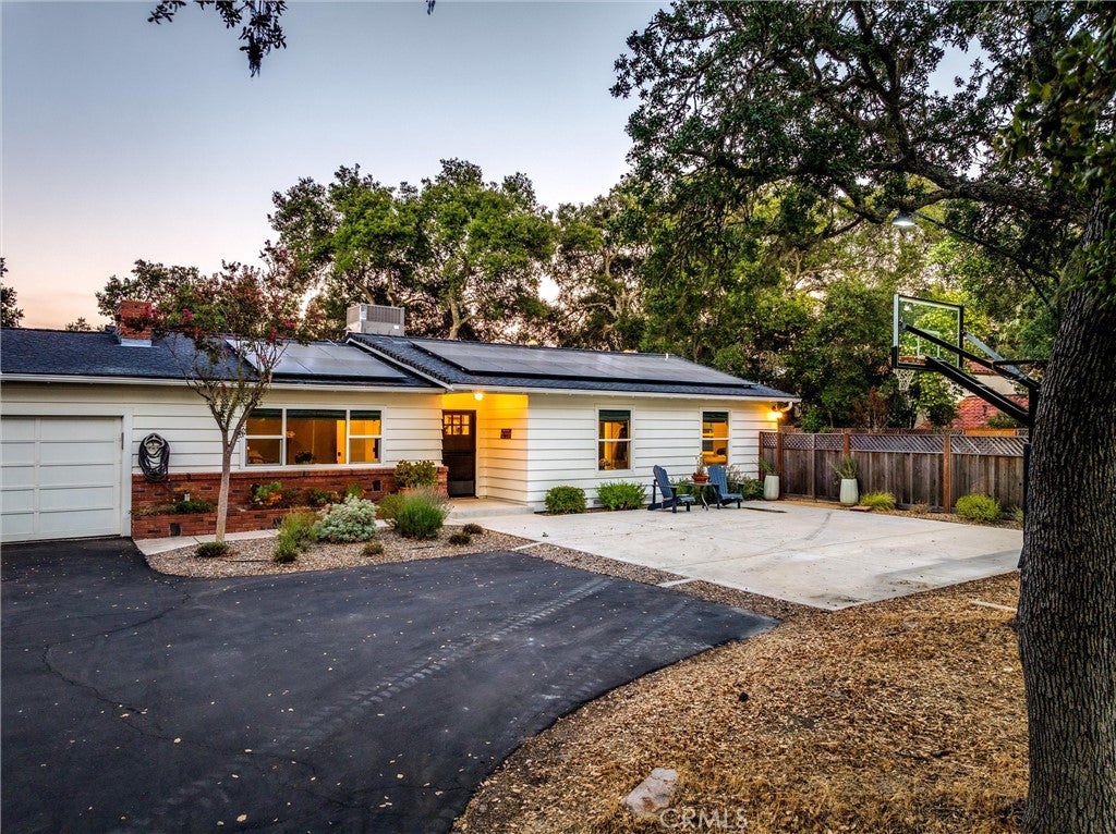 Atascadero, California, 93422, United States, 4 Bedrooms Bedrooms, ,2 BathroomsBathrooms,Residential,Active,1913985