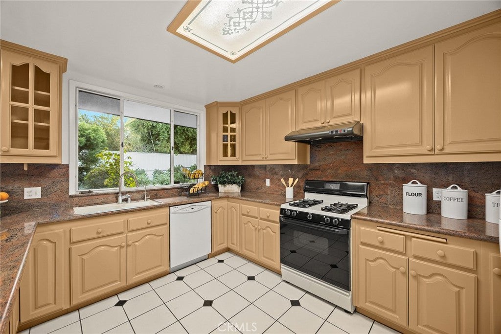 Arcadia, California, 91006, United States, 4 Bedrooms Bedrooms, ,3 BathroomsBathrooms,Residential,Active,1914781