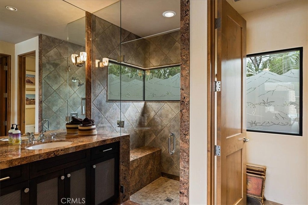 Palm Desert, California, 92260, United States, 3 Bedrooms Bedrooms, ,4 BathroomsBathrooms,Residential,Active,2008008