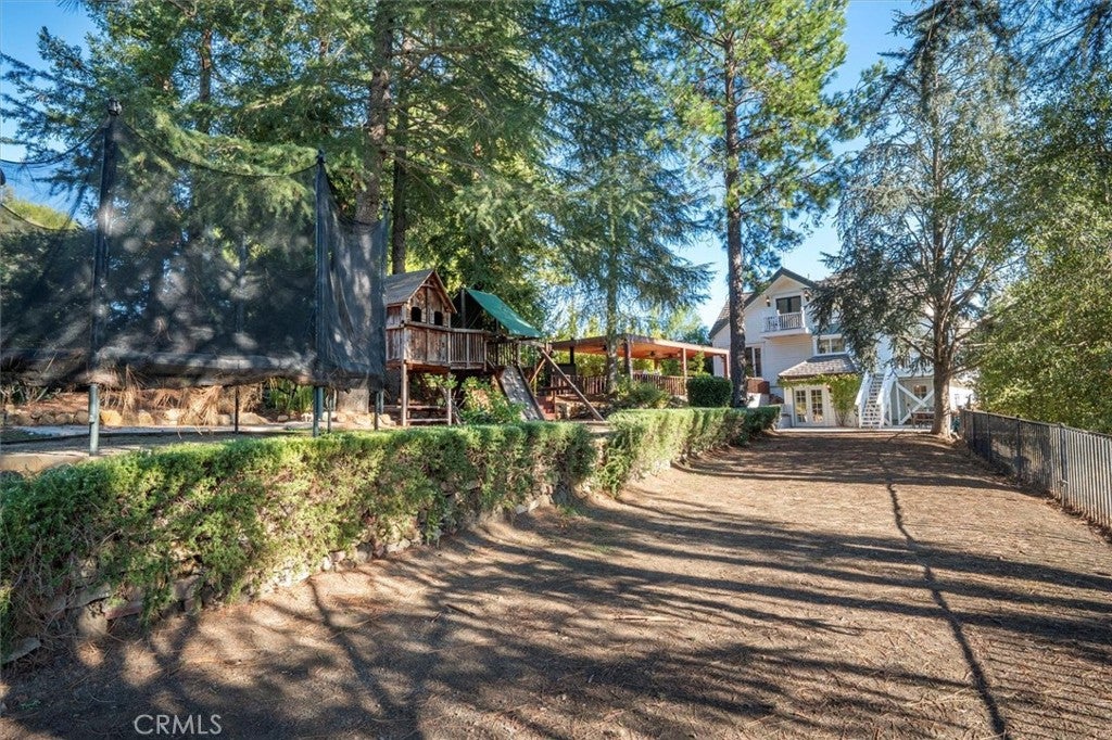 Agoura Hills, California, 91301, United States, 4 Bedrooms Bedrooms, ,5 BathroomsBathrooms,Residential,Active,1966025