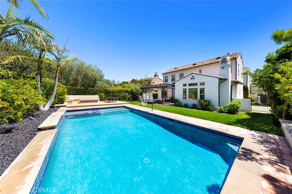 San Clemente, California, 92673, United States, 6 Bedrooms Bedrooms, ,5 BathroomsBathrooms,Residential,Active,1922275
