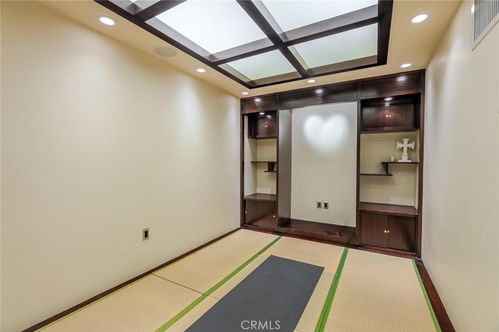 Valencia, California, 91381, United States, 7 Bedrooms Bedrooms, ,10 BathroomsBathrooms,Residential,Active,1959930